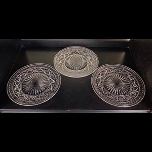 Set of 3 small glass plates